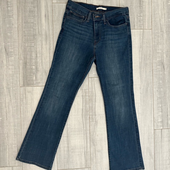 Levi’s Slimming Boot Jeans - Picture 1 of 5
